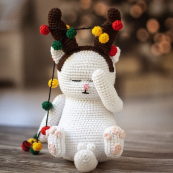 Christmas Cat deer amigurumi pattern by Mariia Zhyrakova