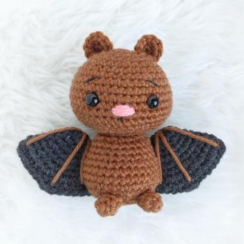 Mini Bat amigurumi pattern by AmiAmore