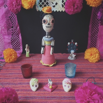 Catrina, day of the death doll  amigurumi pattern by Los sospechosos