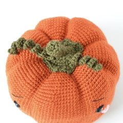 Kleo the Pumpkin amigurumi pattern by Elisas Crochet