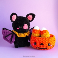 Buffy the Bat amigurumi pattern by Lemon Yarn Creations