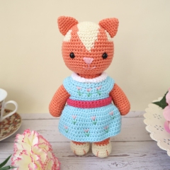 Claudia the Cottage Cat amigurumi pattern by Smiley Crochet Things