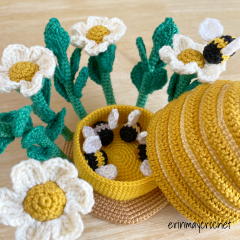 Bumble Blossom Beehive amigurumi pattern by erinmaycrochet