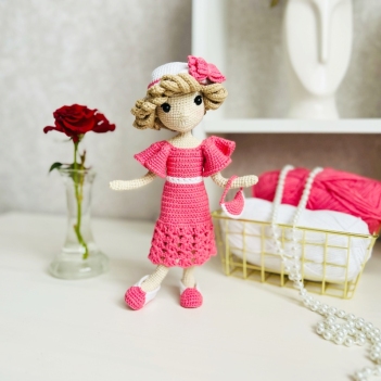 Miss 1930s amigurumi pattern by Fluffy Tummy