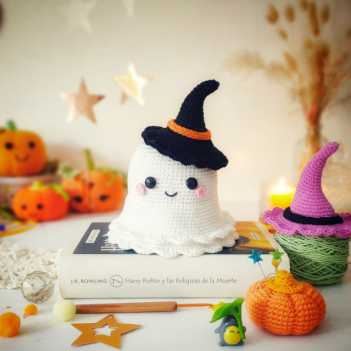 Boooooo! Halloween Ghost amigurumi pattern by LePompon
