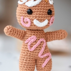 Gingerbread with a cherry on top amigurumi by lilleliis