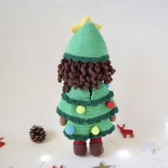 Ivy the Christmas Tree Doll amigurumi pattern by Smiley Crochet Things