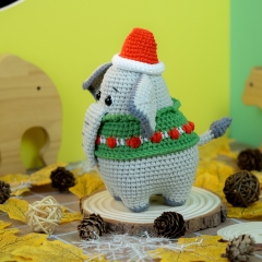 Chubby Elephant Christmas amigurumi pattern by Lennutas