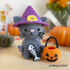 Spooky Little Cat amigurumi by erinmaycrochet