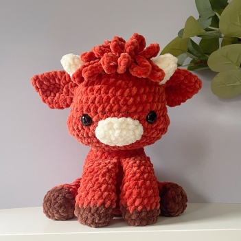 Astrid the Highland Cow amigurumi pattern by Sweet Fluffy Stitches