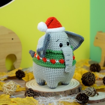 Chubby Elephant Christmas amigurumi pattern by Lennutas