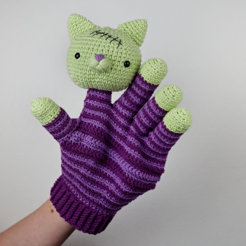 Halloween Zombie Kitten Hand Puppet amigurumi pattern by StuffTheBody