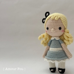 Alice in Wonderland amigurumi pattern by Amour Fou