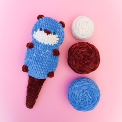 Chubby Otter amigurumi by Lex in Stitches