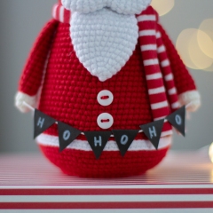 Santa amigurumi pattern by TwoLoops
