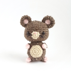 Mini Mouse or Rat amigurumi pattern by AmiAmore