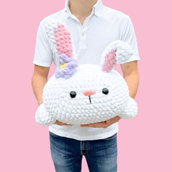 Giant Bunny amigurumi pattern by Curiouspapaya