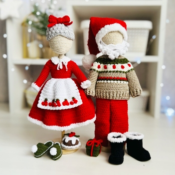 Santa and Mrs. Claus outfits amigurumi pattern by Fluffy Tummy