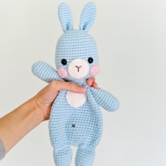 Bunny Lovey amigurumi by AmiAmore