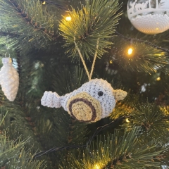 Christmas bird amigurumi by MieksCreaties