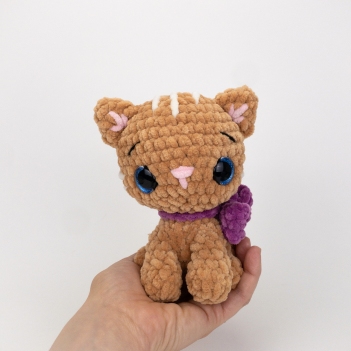 Cinnabun the Cat amigurumi pattern by Theresas Crochet Shop