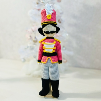 Nutcracker outfit amigurumi pattern by Fluffy Tummy