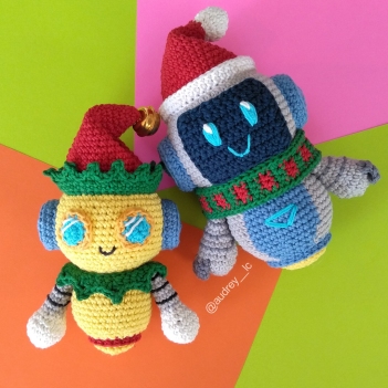 Robo Christmas amigurumi pattern by Audrey Lilian Crochet