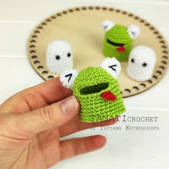 Marshmallow frog costume amigurumi by TANATIcrochet