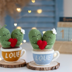 Cacti in love amigurumi pattern by TwoLoops