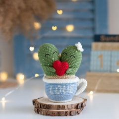 Cacti in love amigurumi by TwoLoops