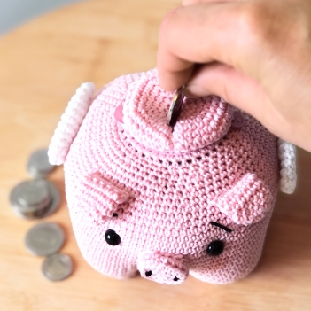 Grace the Piggy Bank amigurumi pattern by Pepika