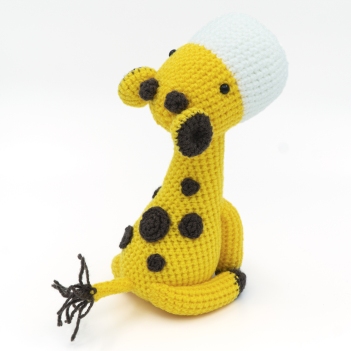 Giraffe amigurumi pattern by MevvSan