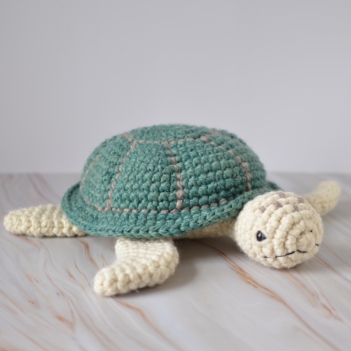 Cloe the Sea Turtle amigurumi pattern by Elisas Crochet