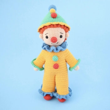 Clarence the Clown amigurumi pattern by Smiley Crochet Things