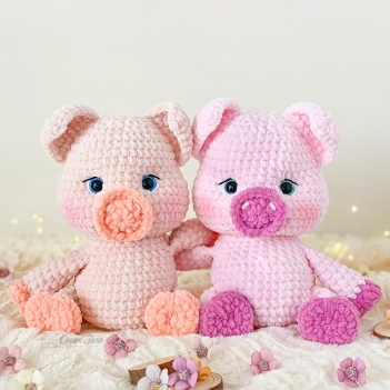Curly the Piggy amigurumi pattern by One and Two Company