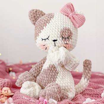 Millie the Kitty Lovey amigurumi pattern by One and Two Company