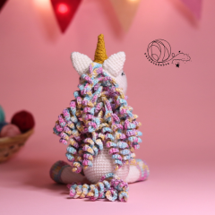 Crochet unicorn with minimal sewing amigurumi pattern by yarnacadabra