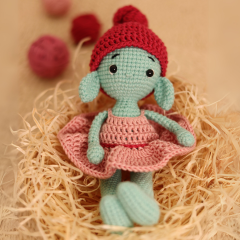 Lucy, the pocket elf amigurumi pattern by yarnacadabra