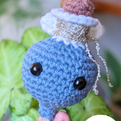 Flying potion bundle amigurumi by Cosmos.crochet.qc