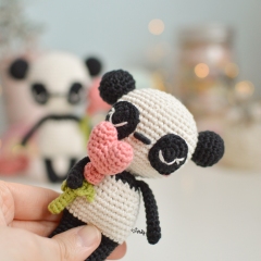 Loving panda bear amigurumi pattern by O Recuncho de Jei