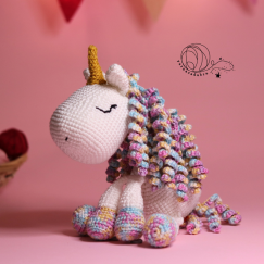 Crochet unicorn with minimal sewing