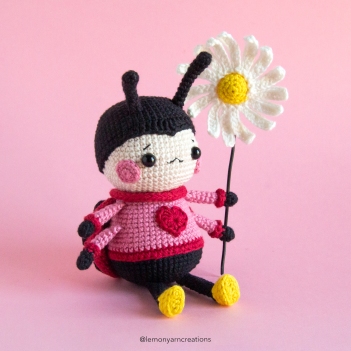Lizzy the Ladybug amigurumi pattern by Lemon Yarn Creations
