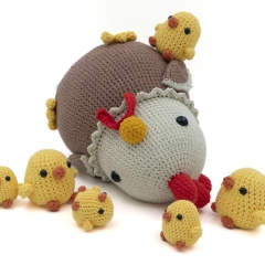 Amigurumi Hen, Chick, and Egg amigurumi by MevvSan