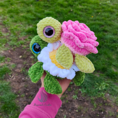 100% No Sew Rose and Daisy turtle amigurumi pattern by Passionatecrafter