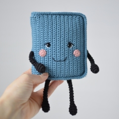 Jean-Luc the Book amigurumi pattern by Elisas Crochet