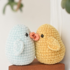 Little chick in an egg shell amigurumi by lilleliis