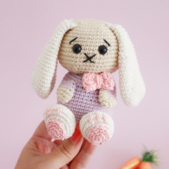 Bip the Bunny amigurumi pattern by Cara Engwerda