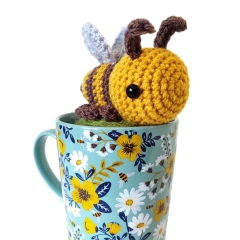 Beasley the Bitty Bee amigurumi by Llama Lou Crochet