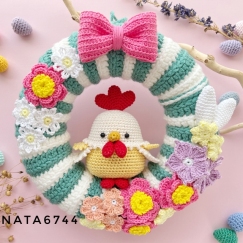 Crochet Easter Wreath with Chick