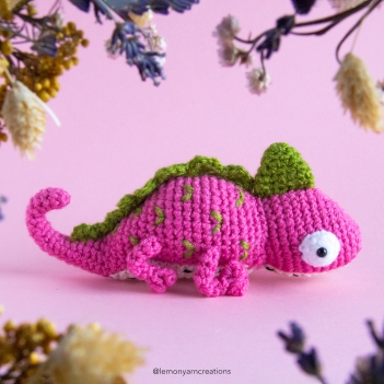 Dragon Fruit Chameleon amigurumi pattern by Lemon Yarn Creations